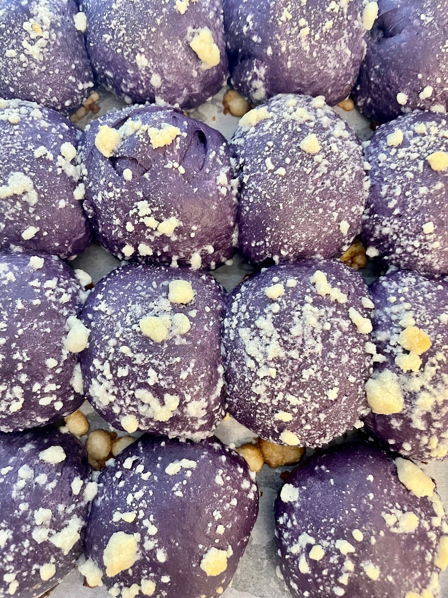 Ube Cheese/Halaya Streusel Bread (Ube Cheese/Halaya Pandesal, Box of 10)